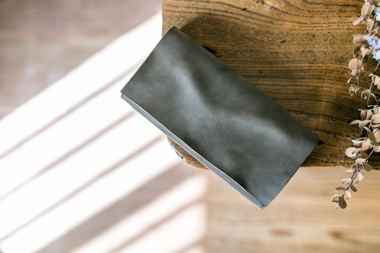 グレー レザー 長財布 クラック加工 財布 ＞ 切落し本革長財布/グレー